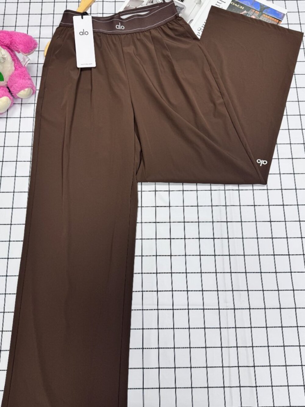 ALO Yoga Women's Straight Leg Pants (Regular) 😉😄Trouser Coffee Brown - Picture 3 of 8